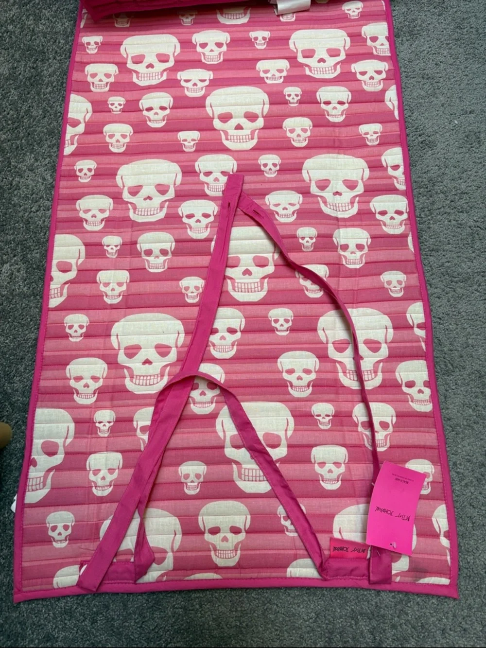 NWT Betsey Johnson Pink Skull Quilted Beach / Pool Mat with Pillow & Carry Strap